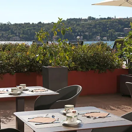 Du Parc Hotel 4*