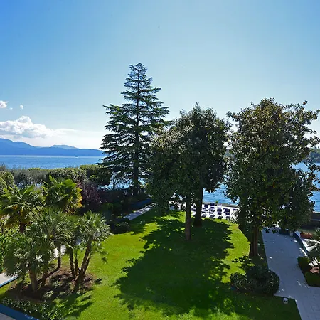 Du Parc Hotel 4*