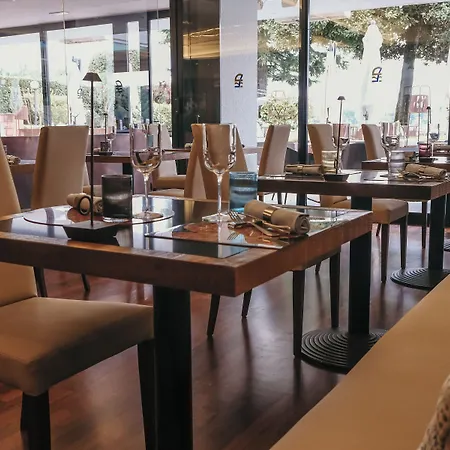 Hotel Du Parc 4*