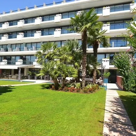 ホテル Du Parc 4*