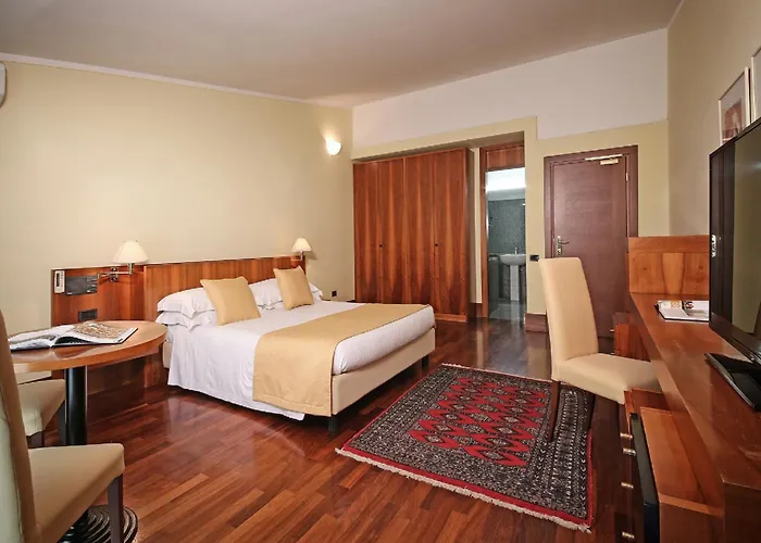 Hotel Du Parc 4*