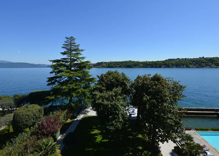 Hotel Du Parc 4*