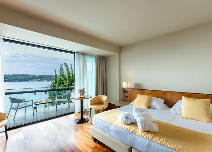 Hotel Du Parc 4*