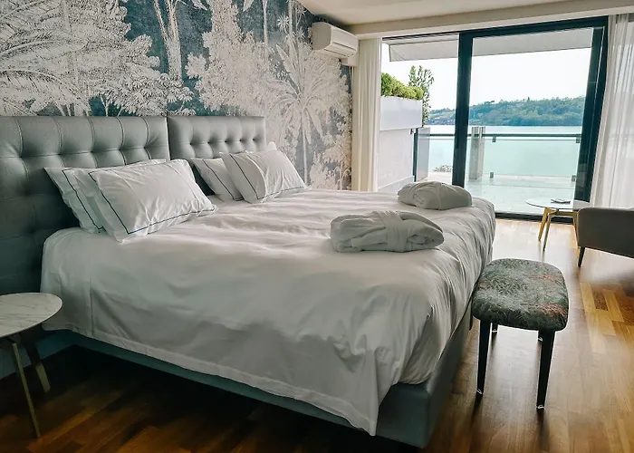 Du Parc 4* Saló