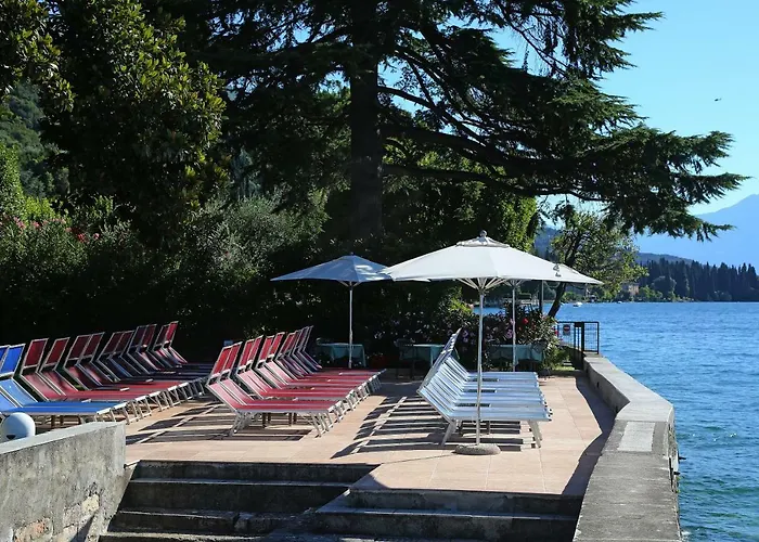 Du Parc 4* Saló